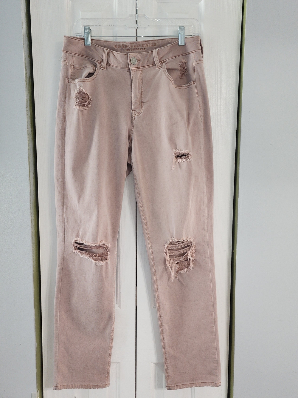 American Eagle Outfitters Women’s Straight Leg Super Strerch Distress Pink Jean